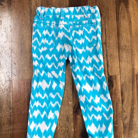 Cute toddler jeans size 2T - Picture 3 of 3